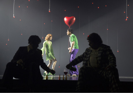 Kasimir und Karoline – Theater Hof – Reinhardt Friese unterstreicht die Zeitlosigkeit von Ödön von Horváths Jahrmarktsklassiker 