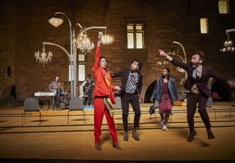 La cerisaie / Entre chien et loup – Festival d'Avignon – Christiane Jatahy und der künftige Festivalleiter Tiago Rodrigues eröffnen das Festival-Programm 