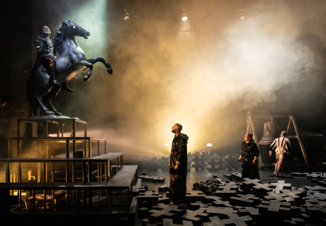 Kohlhaas (Can't get no satisfaction) – Schauspiel Bonn – Rebekka David inszeniert eine diskussionsfreudige Version von Kleists Novelle über das Recht und Unrecht von Gewalt