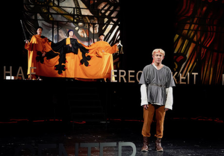 Kohlhaas. Ein Mann für jede Krise – Saarländisches Staatstheater Saarbrücken – Marcel Luxinger macht sich gendergerecht über Heinrich von Kleists Wutbürger lustig