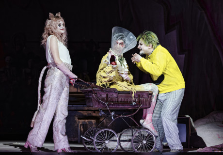 Leben mit einem Idioten – Theater Magdeburg – Julien Chavaz inszeniert Alfred Schnittkes absurde Oper als Parabel auf den Individualismus