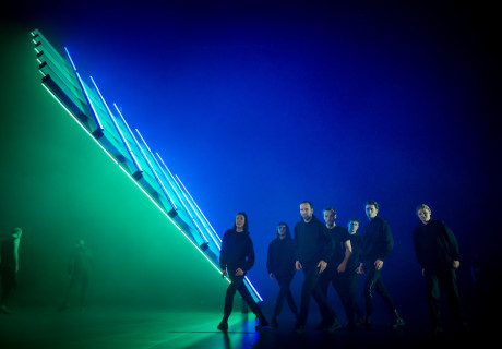 Leonce und Lena – Deutsches Theater Berlin – Ulrich Rasche zermahlt romantische Regungen und akzentuiert politische Bewegungen