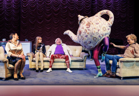 Life Is But A Dream – Schauspiel Frankfurt – Barbara Bürk inszeniert eine Heiratssatire von Fjodor Dostojewski