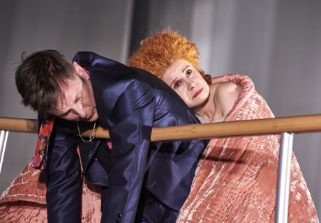 Maria Stuart – Staatstheater Braunschweig – Dagmar Schlingmann inszeniert Maria Stuart als aufgeräumte, bittere politische Analyse