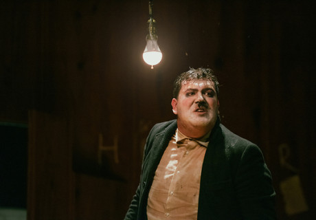 Mein Kampf – Burgtheater Wien –  Itay Tiran inszeniert George Taboris Hitler-Farce