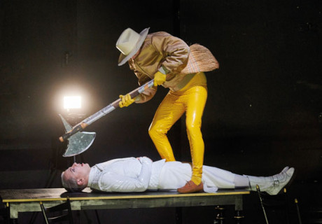 Maß für Maß – Landestheater Tübingen – Nick Hartnagel situiert Shakespeares Dark Comedy zwischen Western Saloon und Sci-Fi