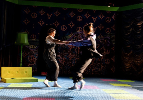 Das Ministerium der Träume – Staatstheater Kassel – Laura N. Junghanns bringt Hengameh Yaghoobifarahs Roman zur Uraufführung