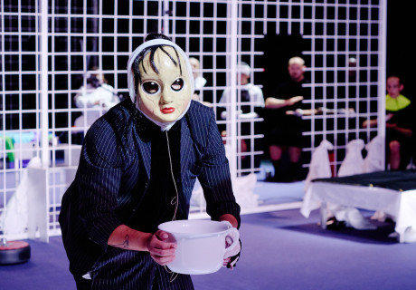 Nôt – Kampnagel Hamburg – Marlene Monteiro Freitas eröffnet das Internationale Sommerfest