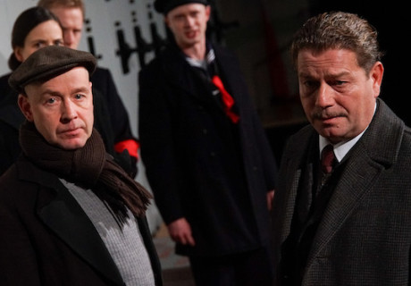 Neunzehnachtzehn – In Kiel lädt Michael Uhl auf der Basis eines Texts von Andrea Paluch und Robert Habeck an Originalschauplätze des Matrosenaufstandes