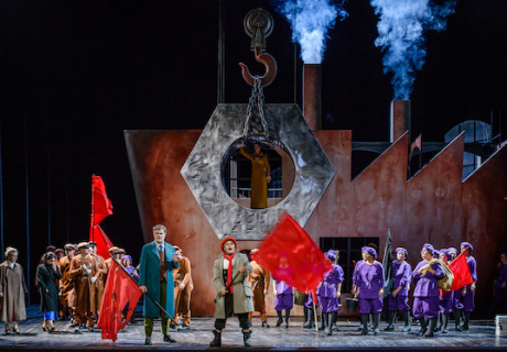 November 1918 – André Bücker wuchtet Alfred Döblins monumentales Revolutionsepos auf die Bühne des Nationaltheaters Weimar