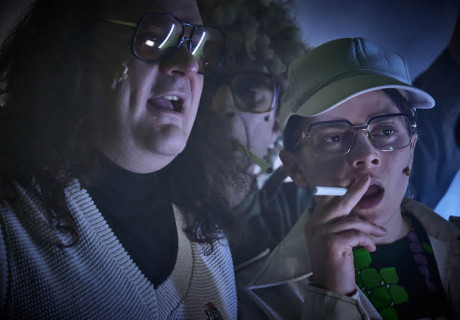 Öl! – Volkstheater Wien – Bilderreich adaptieren Sascha Hawemann und Anne-Kathrin Schulz Upton Sinclairs Roman zur Epoche des Erdölbooms