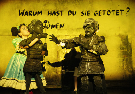 Oh Schreck! – Münchner Kammerspiele – Jan-Christoph Gockel und Ensemble lassen die Vampire aufs Theater los