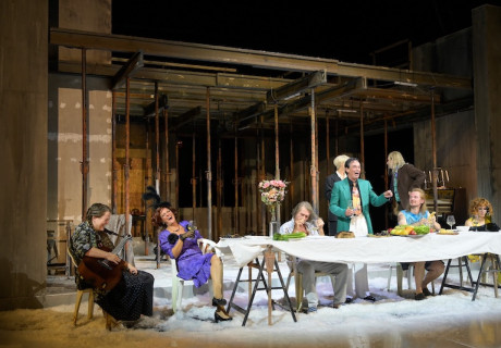 Onkel Wanja – Schauspiel Frankfurt – Jan Bosse inszeniert Tschechow als schmerzhaftes Endspiel