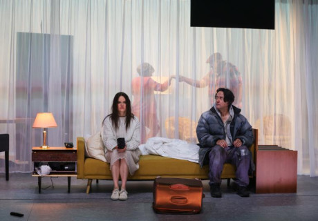 Ostern – Theater in der Josefstadt – Stephanie Mohr schaut mit einer Daniel-Kehlmann-Uraufführung auf die Corona-Lockdown-Zeit zurück 