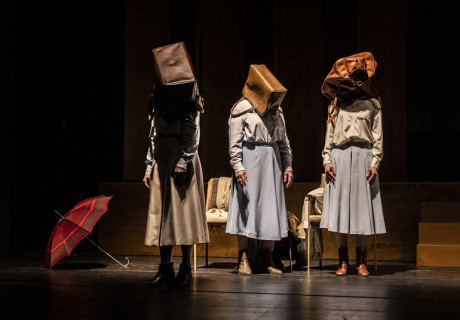 § 218 – Theater Oberhausen – werkgruppe2 zeigen beklemmendes Dokumentartheater zum Abtreibungsverbot