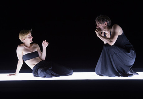 Penthesilea – Johan Simons macht bei den Salzburger Festspielen aus Kleists tödlichem Trauerspiel ein empathisches Kammerspiel für zwei