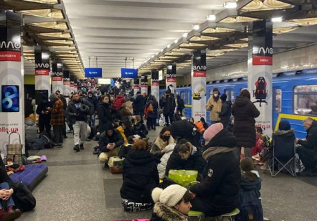 Überfall auf die Ukraine – Die ukrainische Dramatikerin und Regisseurin Anastasiia Kosodii spricht über den Krieg und ihre Arbeit im Exil