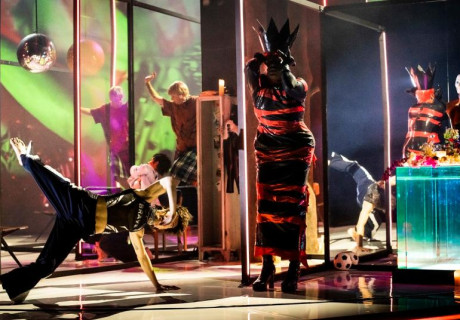 PRIDE – Schauspiel Hannover – Falk Richter eröffnet mit einem programmatischen Abend die neue Intendanz von Vasco Boenisch