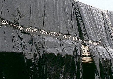 Essay: Umstrukturierungspläne – Was bedeutet die Privatisierung von Theatern?