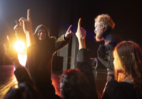 Sturmhöhe – Schauspielhaus Bochum – Claudia Bossard findet in Emily Brontës Roman zu viele Anknüpfungspunkte für einen roten Faden