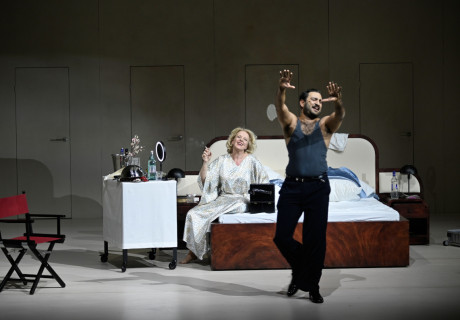 Süßer Vogel Jugend – Schauspiel Frankfurt – Max Lindemann inszeniert Tennessee Williams' Stück als kühle Versuchsanordnung