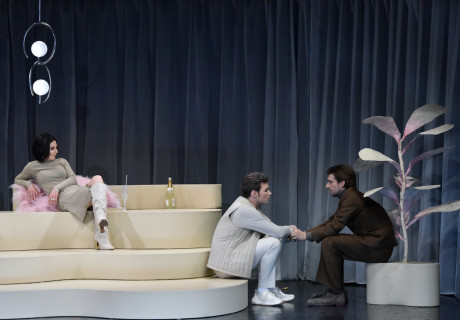 Tartüff oder Der Geistige – Stadttheater Bremerhaven – Tim Egloff inszeniert John von Düffels Molière-Überschreibung 