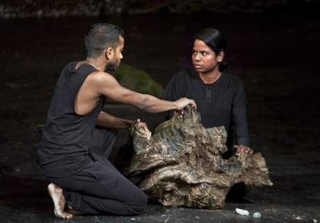 The Prisoner – Ruhrfestspiele Recklinghausen –  Peter Brook und Marie-Hélène Estienne spüren dem Geheimnis menschlicher Existenz nach 