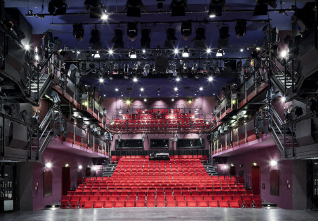 Theaterpodcast (60) – Selen Kara und Jens Hillje über Intendanz-Neustarts