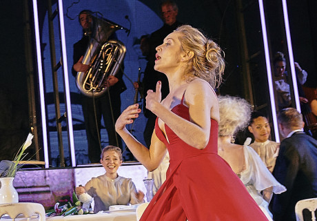 Theaterpodcast (70) – Valery Tscheplanowa über Verausgabung