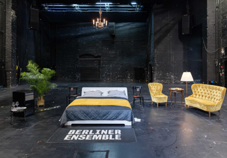Eine Nacht im Berliner Ensemble – Interview mit Stefanie und Christoph Siegmann, die das BE-Logis-Angebot ersteigert haben