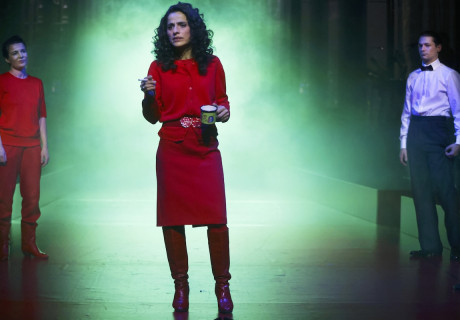 Vatermal – Maxim Gorki Theater – Regisseur Hakan Savaş Mican bringt Necati Öziris preisgekröntem Roman auf die Bühne