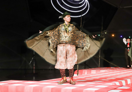 Ein Volksliederabend in Addis Abeba – Steirischer Herbst Graz – Felix Hafner und Ensemble führen die Brauchtümelei ad absurdum