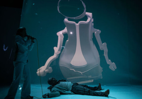 Who Cares. Können Roboter pflegen? – Münchner Kammerspiele – Gesine Schmidts Dokumentarstück über die Zukunft der Altenpflege 