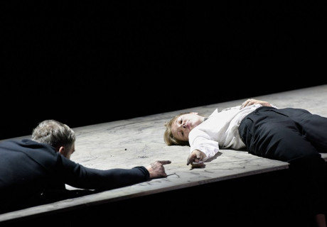 Die Wahlverwandtschaften – Schauspiel Frankfurt – Lisa Nielebock inszeniert eine distanzierte Analyse von Beziehungsgeflechten