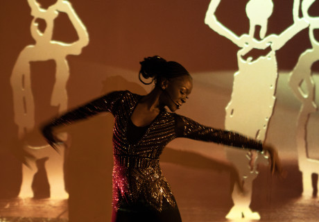 Die Wasserträgerin – Black German Arts and Culture Düsseldorf – Eine Künstlergruppe um die Theoretikerin und Aktivistin Natasha A. Kelly eröffnet in Düsseldorf ein Schwarzes Theater