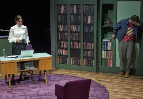 Wheeler – Tracy Letts' Midlife-Crisis-Stück von Oliver Reese am Berliner Ensemble deutschsprachig erstaufgeführt