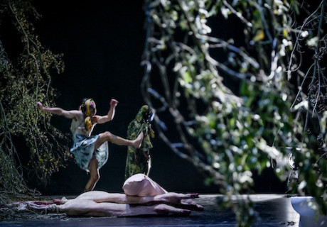 Geschichten aus dem Wiener Wald – Deutsches Schauspielhaus Hamburg – Heike M. Goetze streamt Ödön von Horváths Stück als Geistervorstellung mit Geistern live