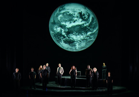 Wir sind das Volk – Deutsches Nationaltheater Weimar – Weimarer Lebensgeschichten gesammelt und für die Bühne arrangiert von Luise Voigt und Eva Bormann