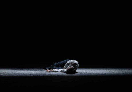 Woyzeck – Schauspiel Bonn – Sarah Kurze inszeniert Büchners Gruselmärchen der Einsamkeit kraftvoll und effektsicher mit Blick auf schmerzhafte soziale Ungleichheit