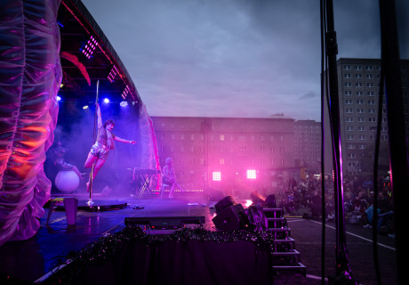 Die Zauberflöte – Berlin ist not Salzburg – Glanz & Krawall bringen Mozart in die alte Stasizentrale Berlin-Lichtenberg