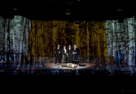 Zukunftsmusik – Theater Regensburg – Antje Thoms Uraufführung von Anne Jelena Schultes absurder, spartensprengender Tragikomödie