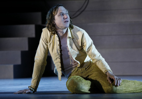 Jedermann – Salzburger Festspiele – Michael Sturminger macht mit stimmigen Bildern und Lars Eidinger in der Titelrolle die Aktualität der Festspiel-Ikone Hugo von Hofmannsthals deutlich