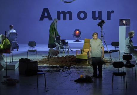 Liebe – Münchner Kammerspiele – Karin Henkel inszeniert und kommentiert den Film von Michael Haneke