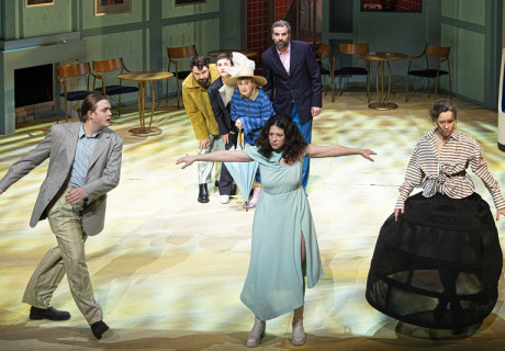 Anna Karenina – Staatstheater Cottbus – Mit klaren politischen Aussagen versetzt Milena Michalek Tolstois Jahrhundertroman