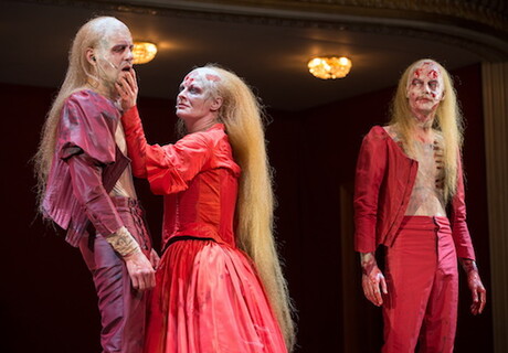 Macbeth –  Antú Romero Nunes verdichtet und verformt am Burgtheater William Shakespeares Tragödie