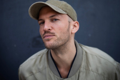 Der Preisträger des Jugendtheaterpreises Baden-Württemberg 2026: Sergej Gößner © Magdalena Höfner