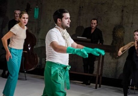 Wir haben getan, was wir konnten – Deutsches Schauspielhaus Hamburg –  Tuğsal Moğul bringt sein neues Stück über die tödlichen Seiten des Gesundheitssystems zur Uraufführung
