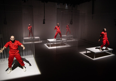 Knechte – Kosmos Theater – Ebru Tartιcι Borchers inszeniert Caren Jeß' Gefängnisstück zwischen Street-Credibility und literarischer Brillanz  