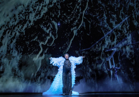 Marschlande – Thalia Theater Hamburg – Jorinde Dröse inszeniert die Uraufführung des Romans von Jarka Kubsova 