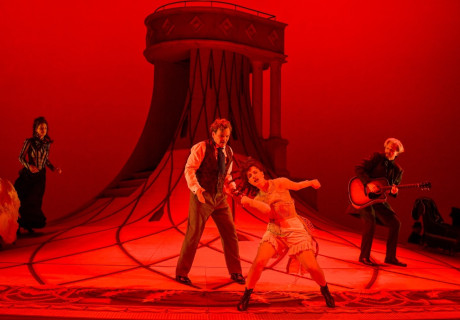 Nora – Staatsschauspiel Dresden – Tom Kühnel bringt Ibsens Klassiker auf die Bühne